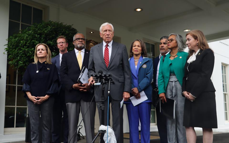 Hoyer at the sticks with RLC Members