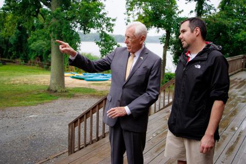Rep. Hoyer points to campsite