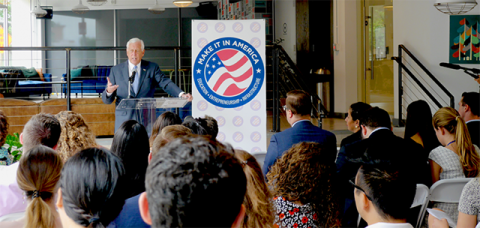 Rep. Hoyer at job fair event